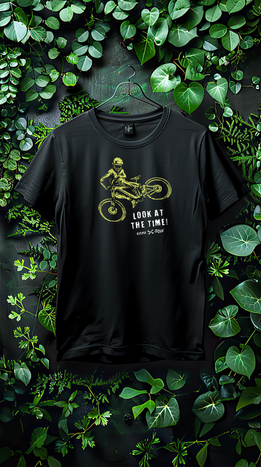Polera LOOK AT THE TIME big